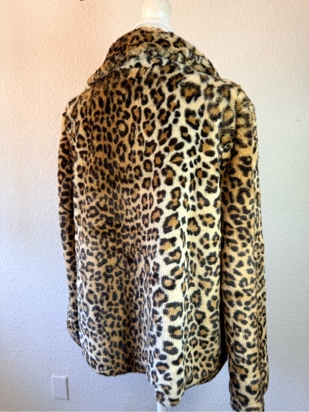 NEW Love Token faux fur leopard coat size Large - Picture 9 of 11